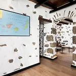 Home2book Rustic Stone Haven With Terrace Chalé