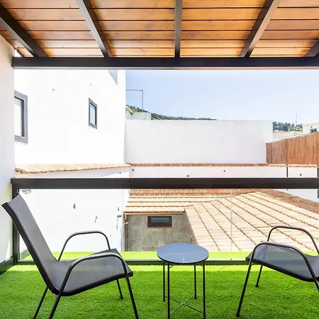 Dağ evi Home2book Rustic Stone Haven With Terrace *