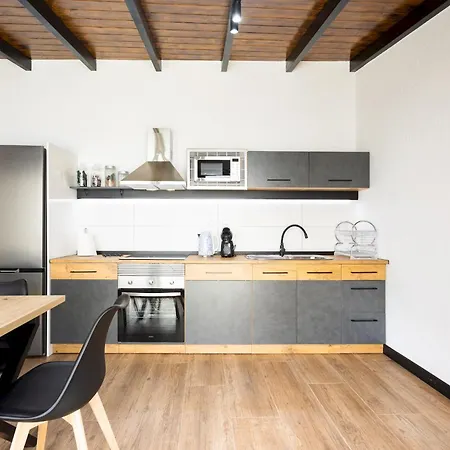 Home2book Rustic Stone Haven With Terrace Dağ evi *