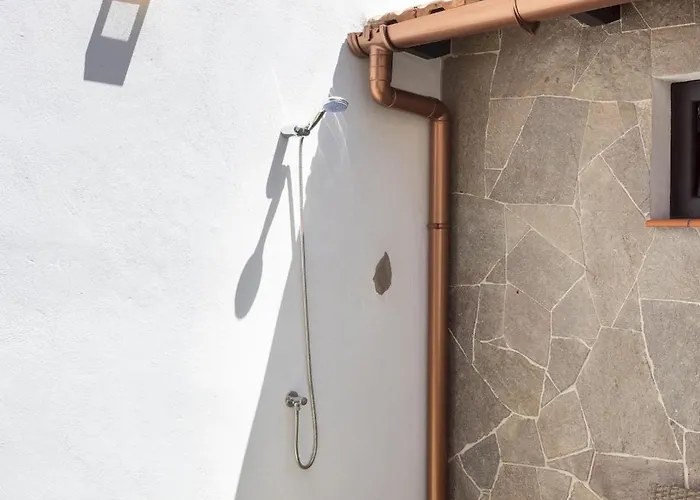 Domek alpejski Home2book Rustic Stone Haven With Terrace