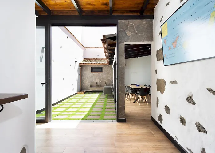 Domek alpejski Home2book Rustic Stone Haven With Terrace La Guancha