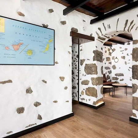 Home2book Rustic Stone Haven With Terrace 木屋