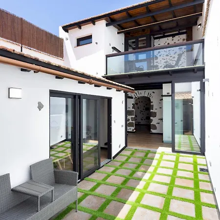 木屋 Home2book Rustic Stone Haven With Terrace