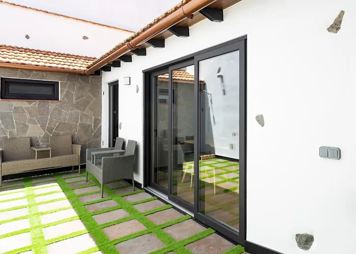 شاليه Home2book Rustic Stone Haven With Terrace *